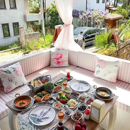 Liya Boutique & Lejlighed *