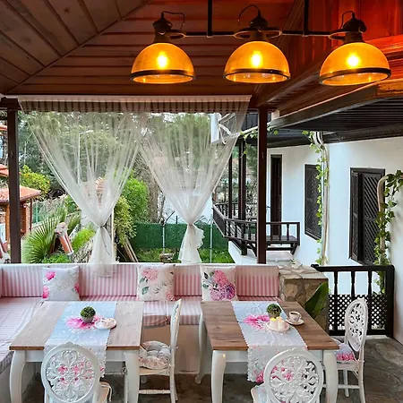 Apartment Liya Boutique & *